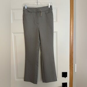New Anthropologie Maeve olive green houndstooth light weight trousers. Size 2